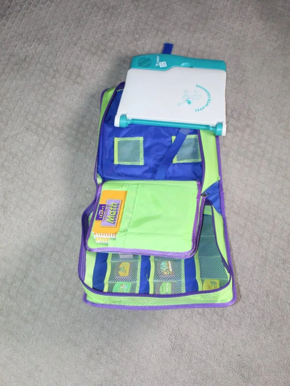 LeapPad Learning System 2001 Starter Book, 9 books & Cartridges & Carry Case